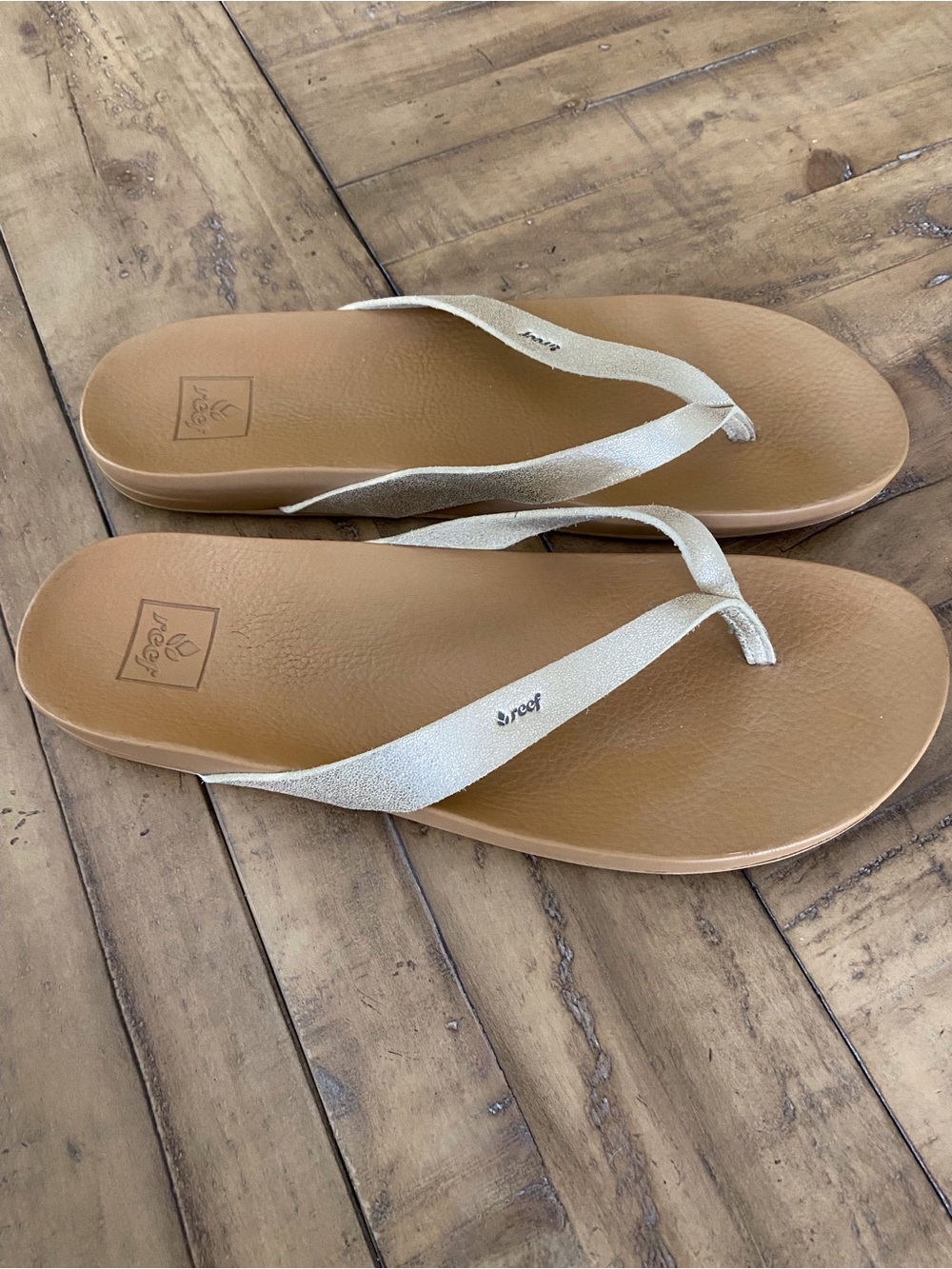Reef Women's Metallic Gold Strap Flip Flop Sandals with Tan Footbed